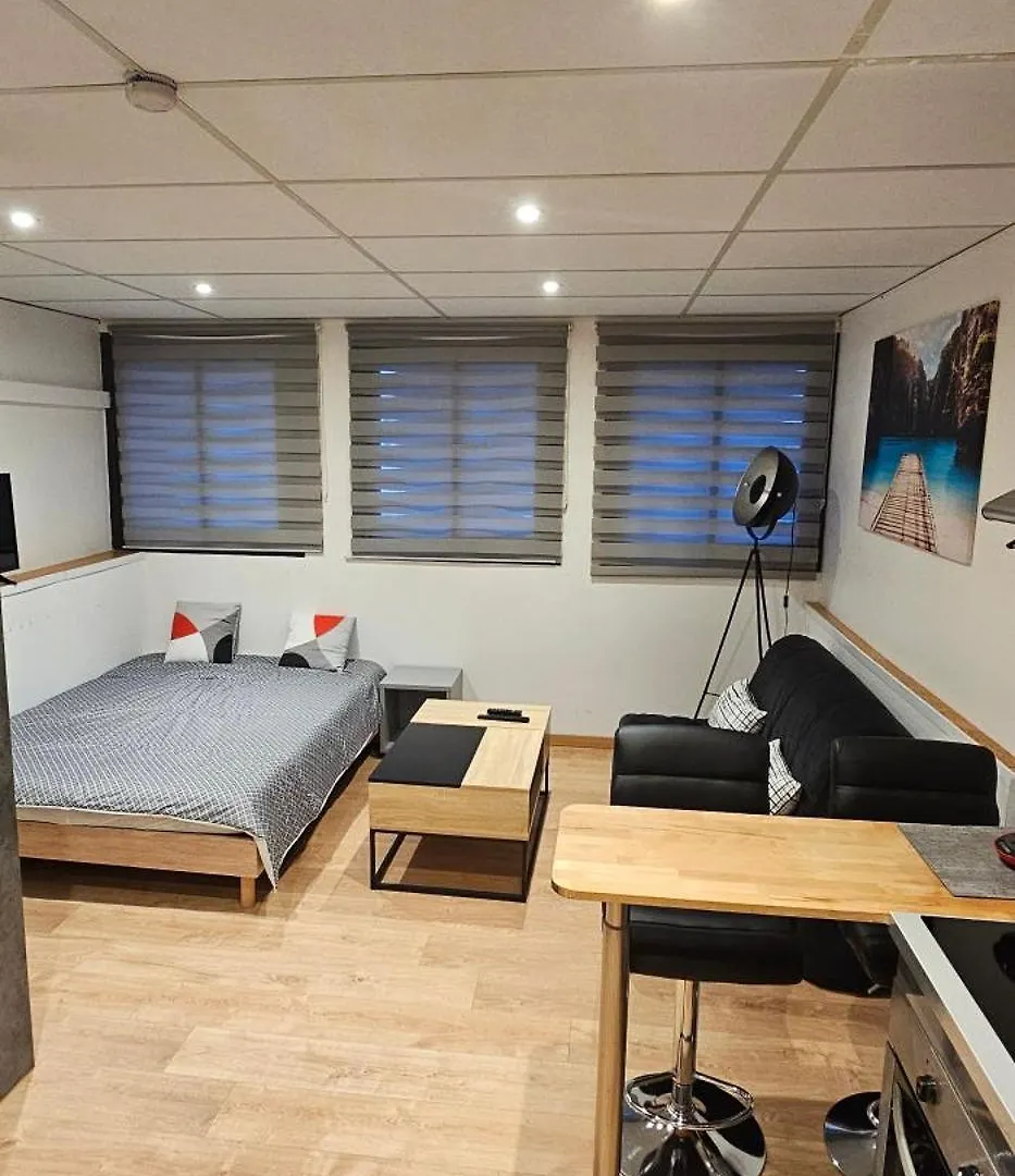 Grand Studio Climatise La Ciotat 0*,  France